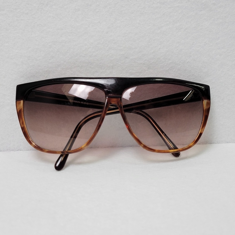 Vintage 1980s Oversized Sunglasses Black Flat Top Brow Tortoise Shell Taiwan ROC - Picture 2 of 11